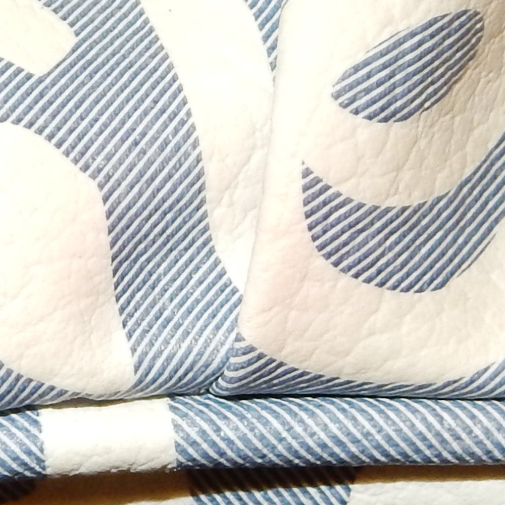 tote - Picture 3 of 7